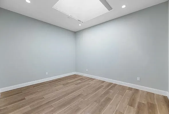 Rented by REAL New York | media 21