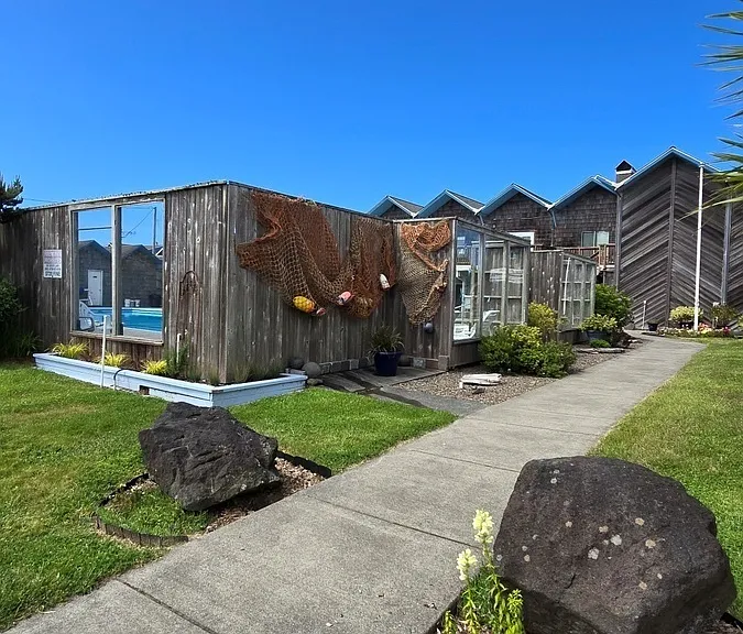 1902 NW Oceania Dr — Photo 52