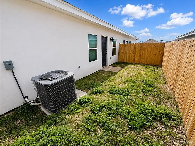 5605 Puffin Ave #4 — Photo 8