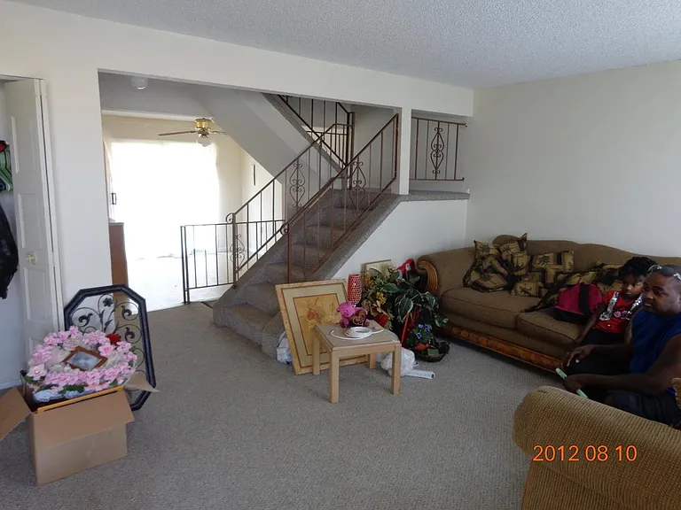 16486 E 14th Pl — Photo 2