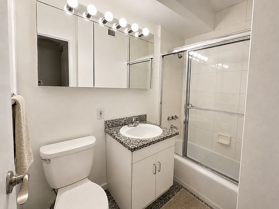 2nd image of 330 E 46th St APT 3V