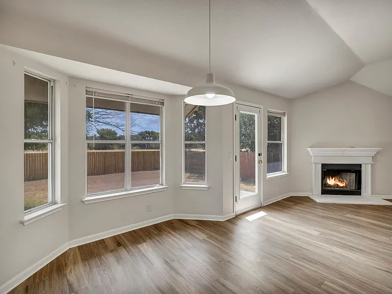 216 Meadowside Dr — Photo 25