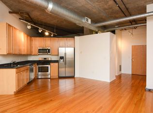 933 W Van Buren St APT 812, Chicago, IL 60607