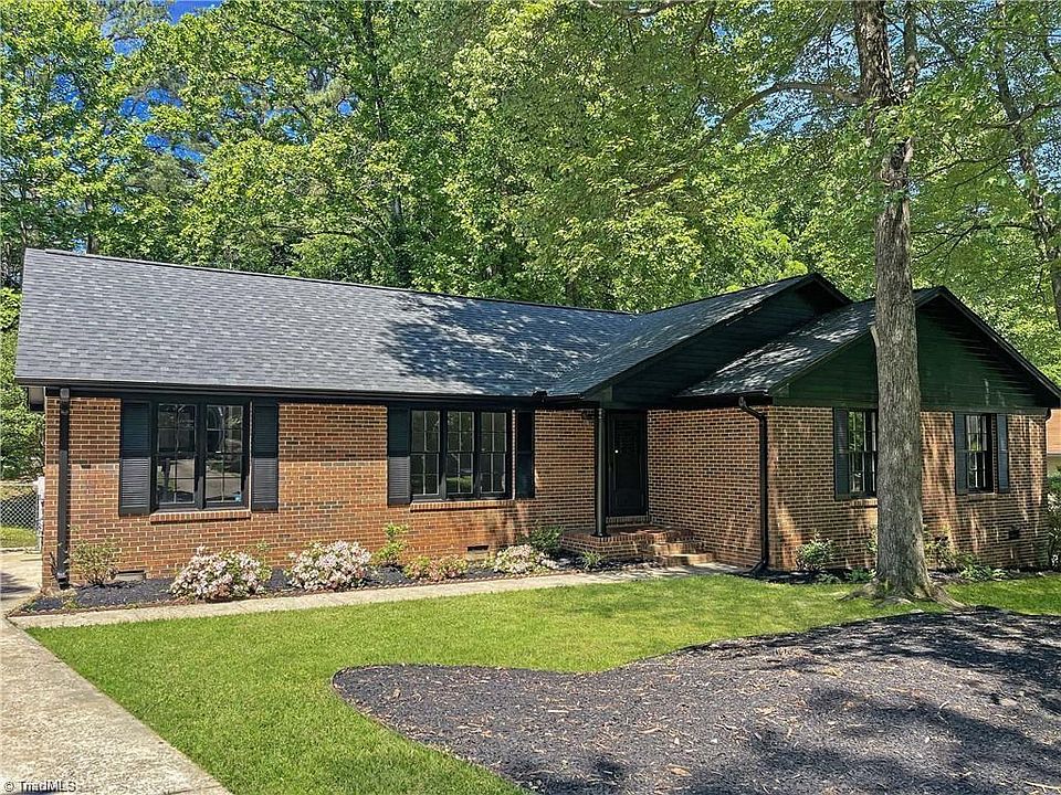1st image of 4405 Forest Walk Dr