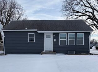 371 W 11th St, Hoisington, KS 67544