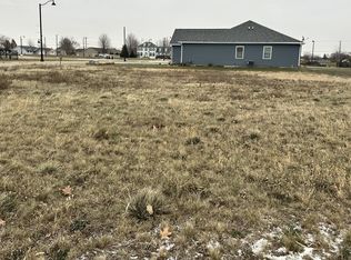 11 Pointe Blvd, Peru, IL 61354