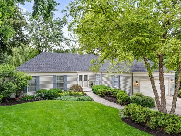 1493 Sandy Hook St, Wheaton, IL 60189
