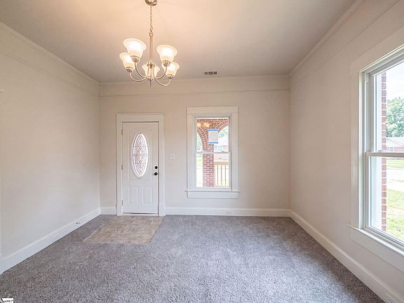 3rd image of 112 Sherard Ave