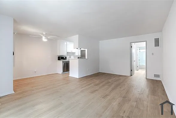 12550 Pacific Ave #5 — Photo 2