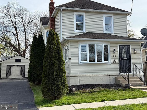 2nd image of 54 Atlantic Ave