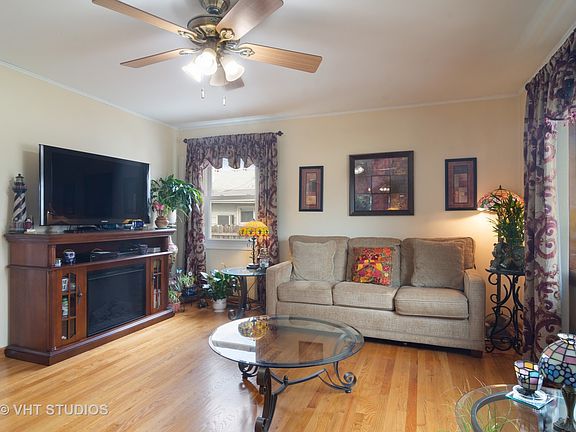 3rd image of 2342 Magnolia Ave