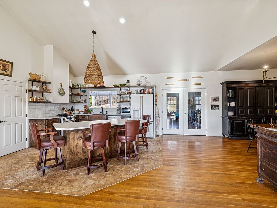 11th image of 3402 Blackburn Rd
