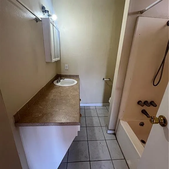 6430 Alomar Ave — Photo 14