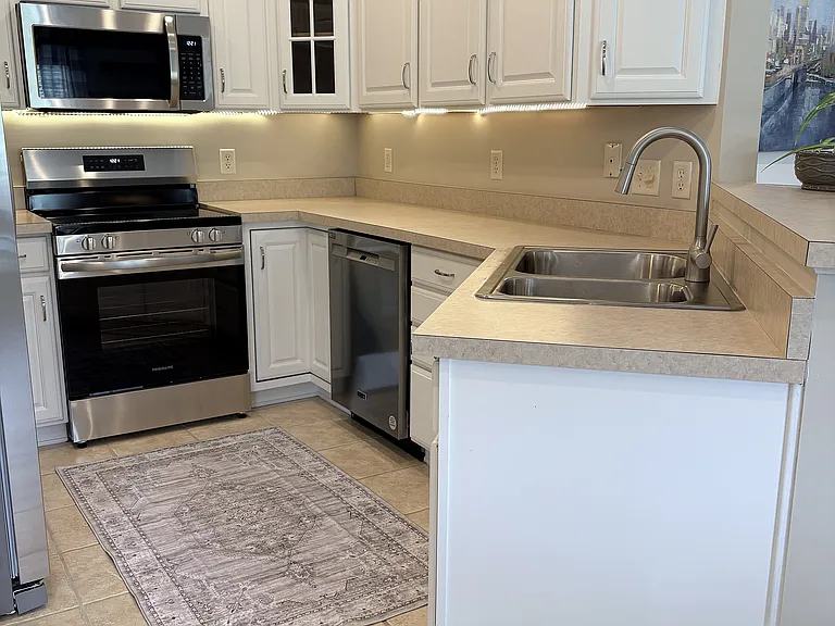 257 Skyview Ct — Photo 11