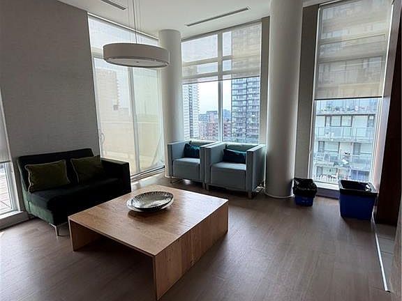 5th image of 260 Sackville St Unit 210