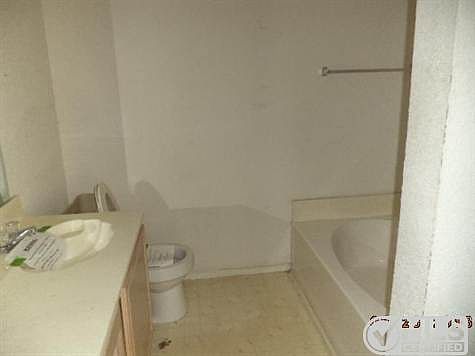 3rd image of 1741 Stewart St
