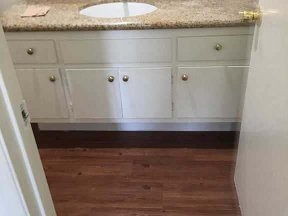 4th image of 235 E Burnett St APT 12