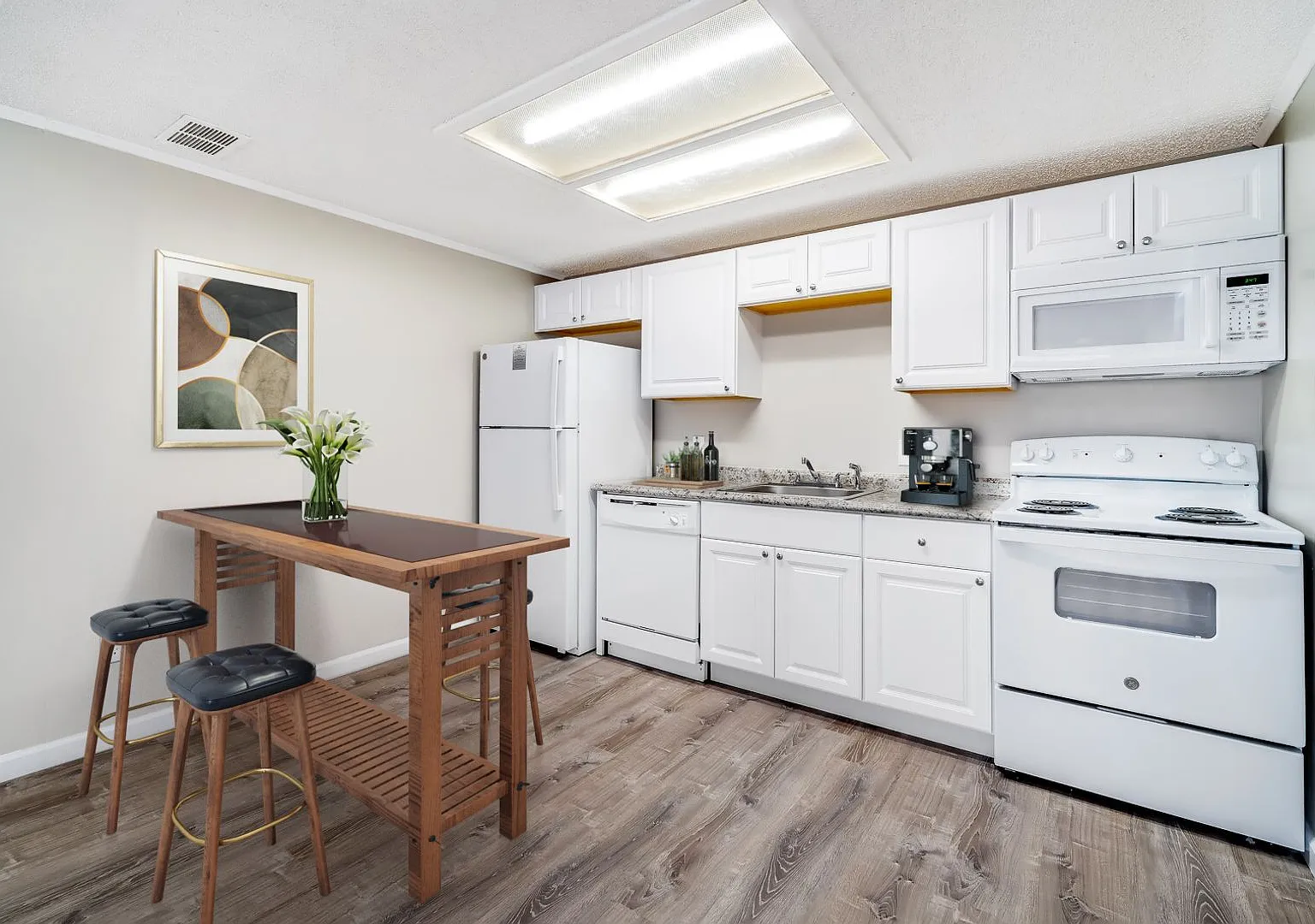 Meadowood Apartments — Photo 4