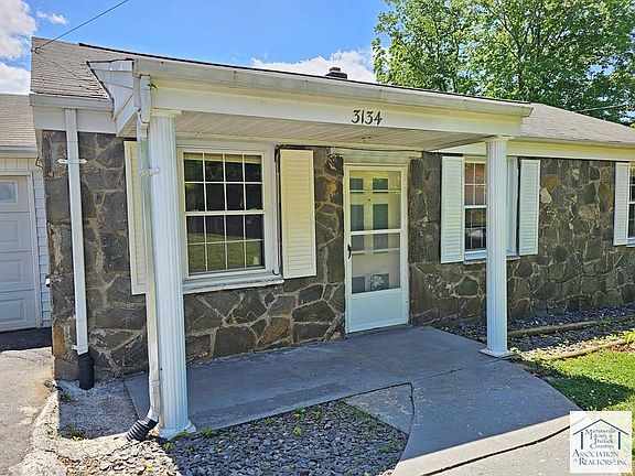 2nd image of 3134 Sunset Rd