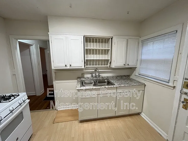 801 Bowen Cir — Photo 9