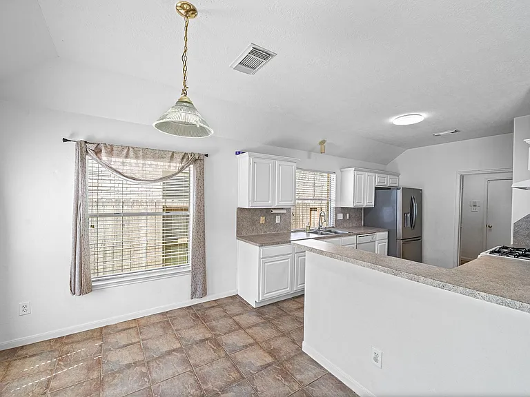 12918 Stratford Mill Ln — Photo 10