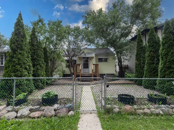 9820 79th Ave NW, Edmonton, AB T6E 1R1