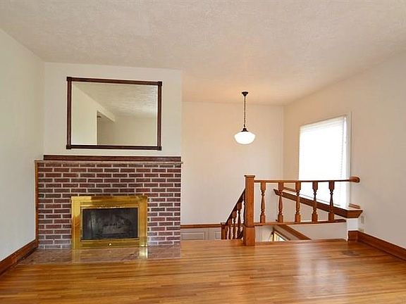 3rd image of 1224 E Celesta Ave