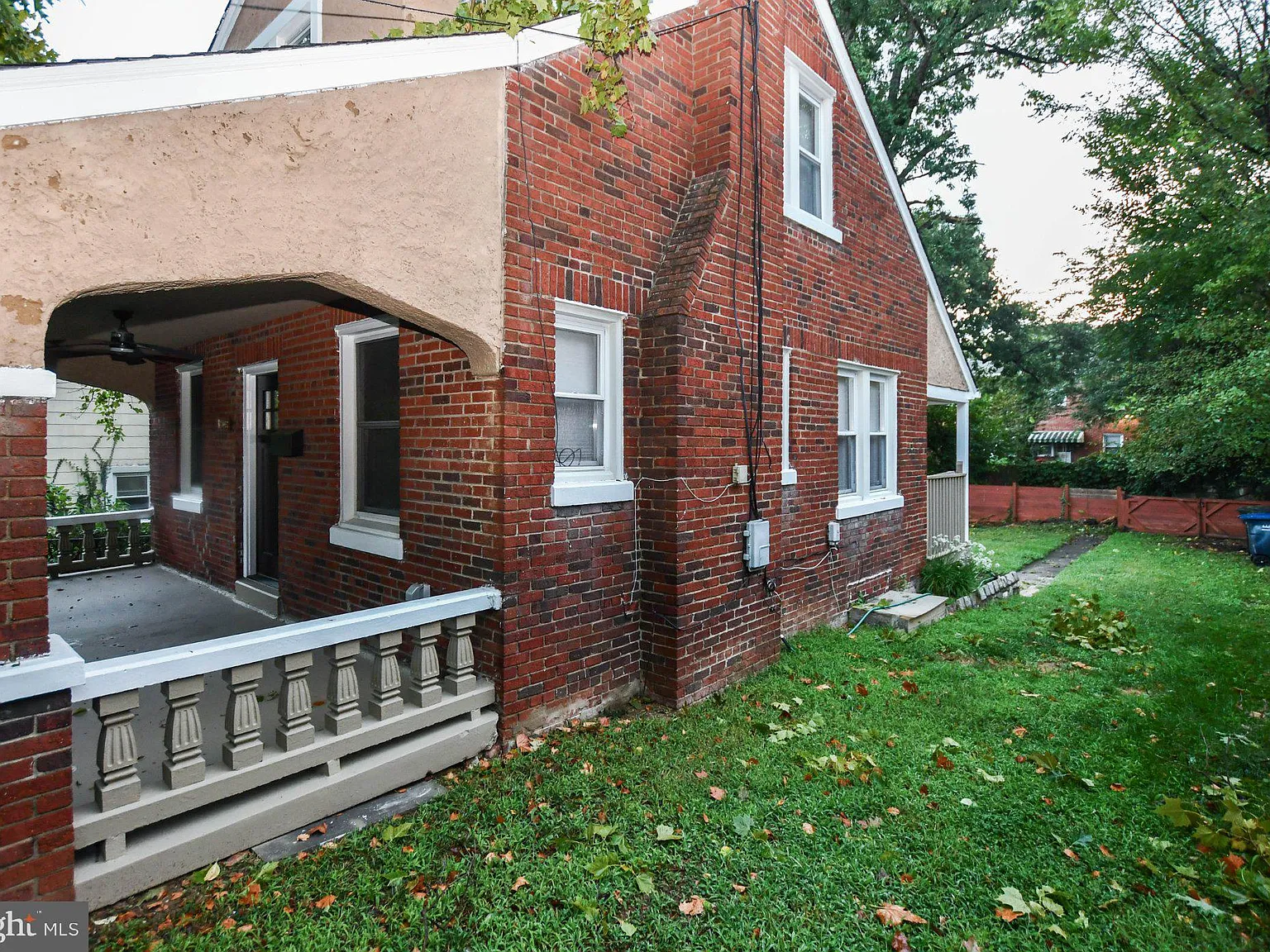 3 bed, 2.0 bath, 1469 sqft, $2,900 — Photo 4