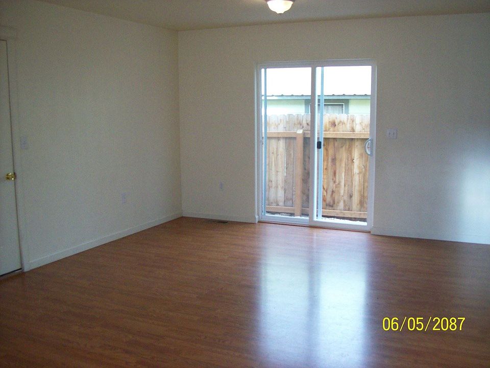2nd image of 520 9th Ave W #A