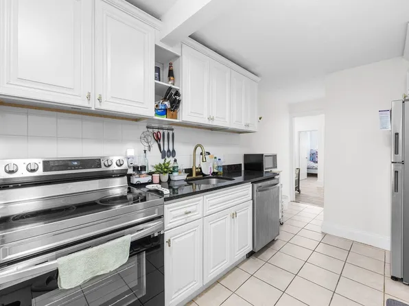 56 Park Vale Ave APT 4, Allston, MA 02134