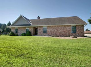 1700 Silverthorne Dr, Quincy, IL 62305