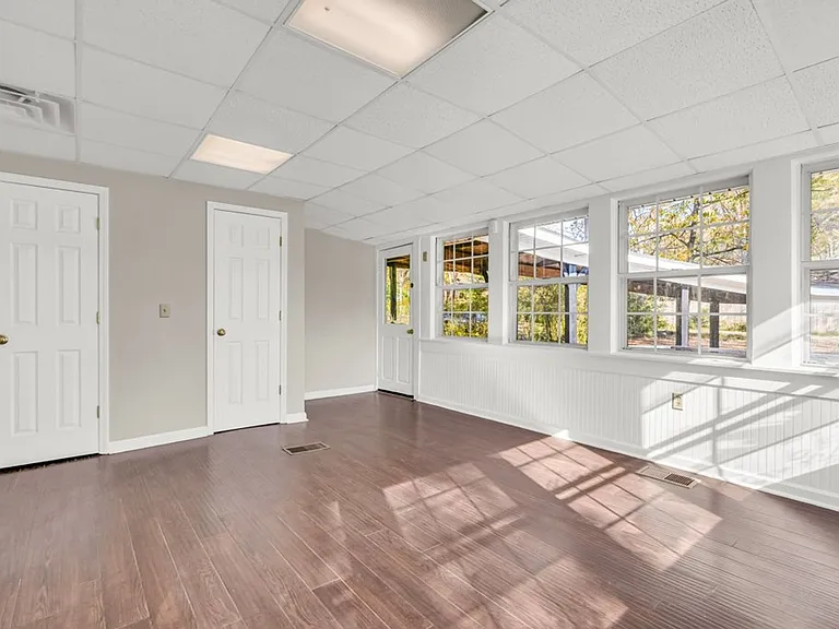 402 N Gloster St — Photo 3
