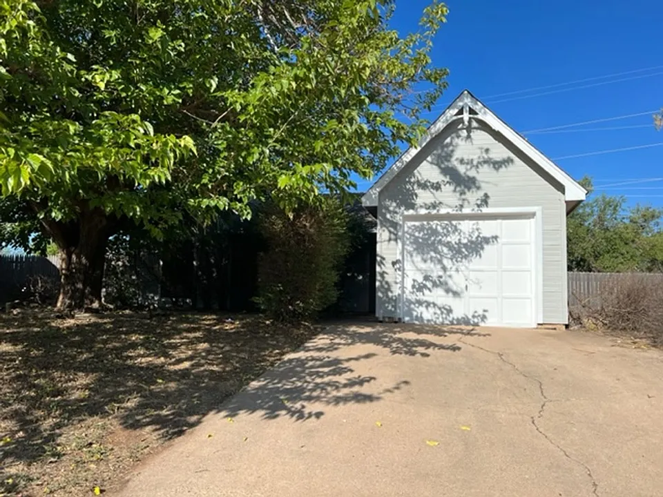 33 Shady Brook Cir