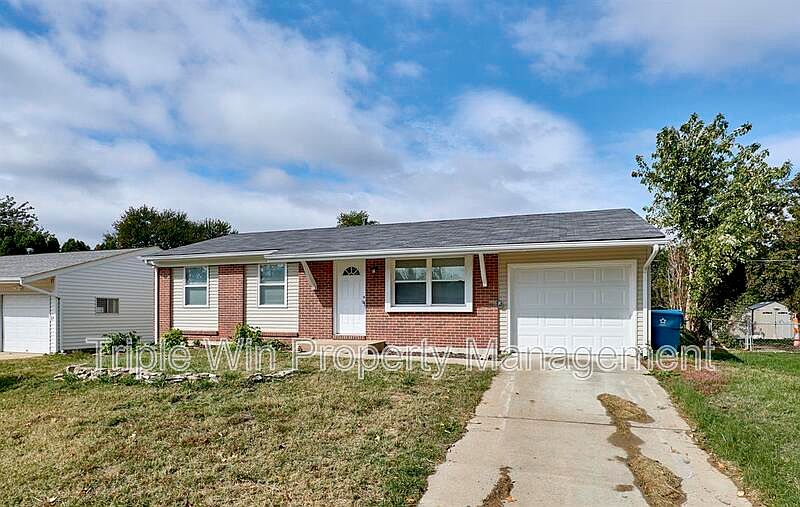 1st image of 2325 Golfway St