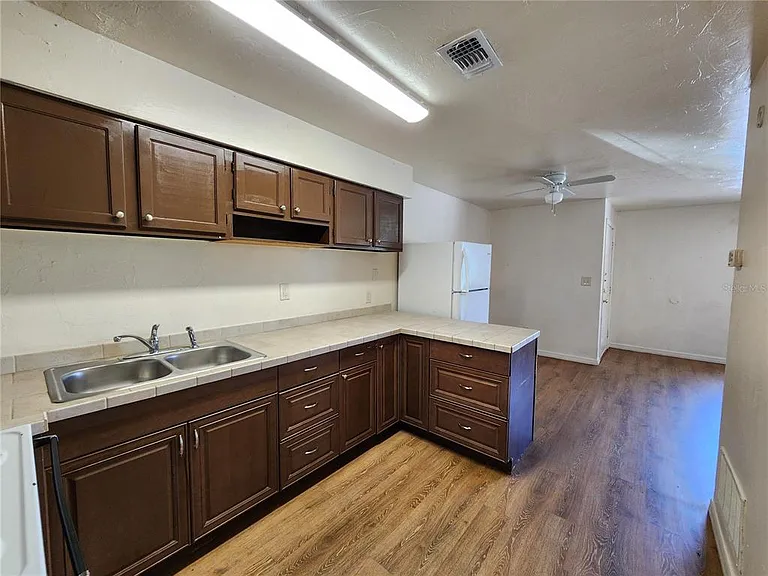 719 SW 70th Ter #5 — Photo 8