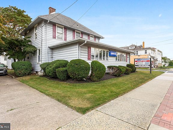 5th image of 4502 Westfield Ave