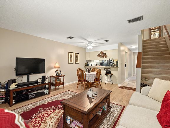 4th image of 345 Woodham Ct