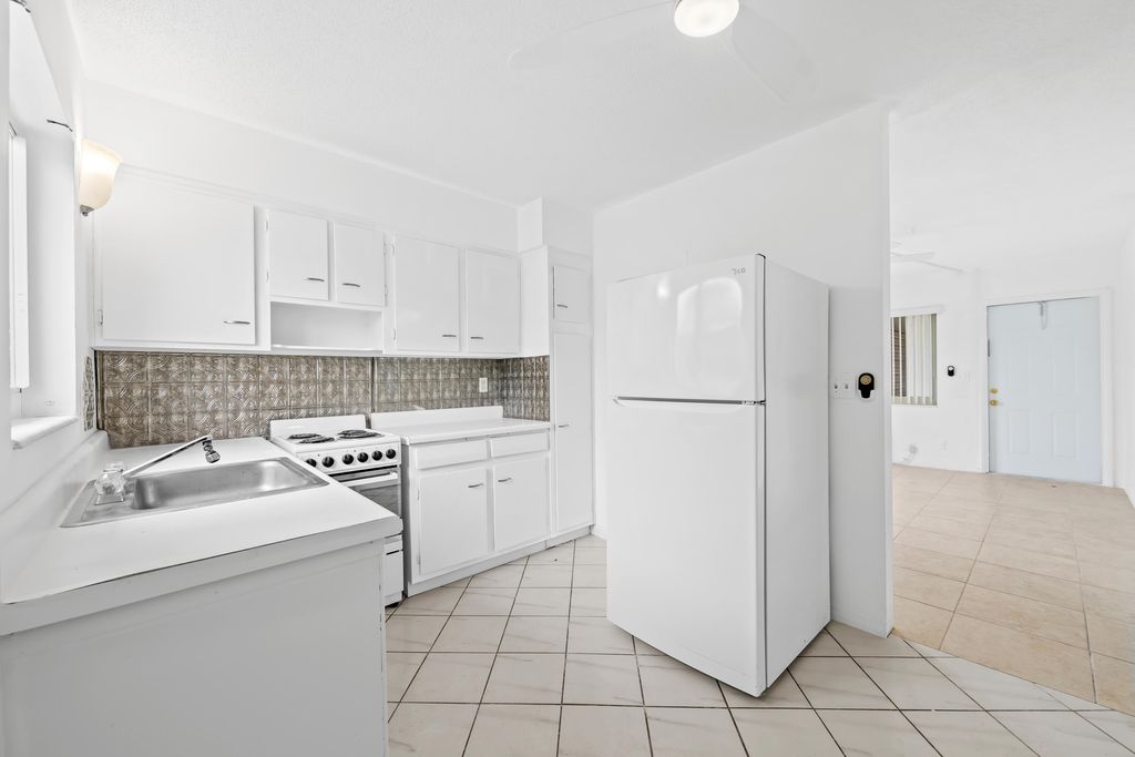 2601 NE 1st Street #17, photo 5