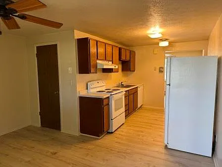 1510 W Koch Street — Photo 5