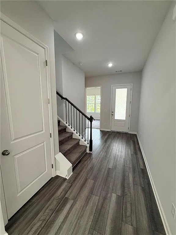 5 bed, 3.0 bath, 2756 sqft, $2,750 — Photo 3