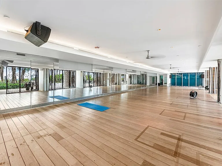 6899 Collins Ave #1903 — Photo 36