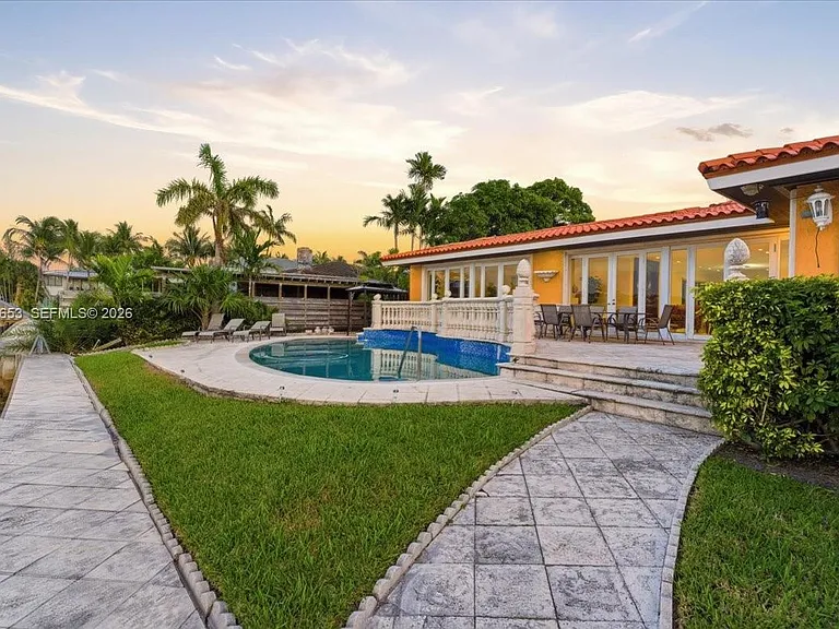 1249 Biscaya Dr — Photo 4