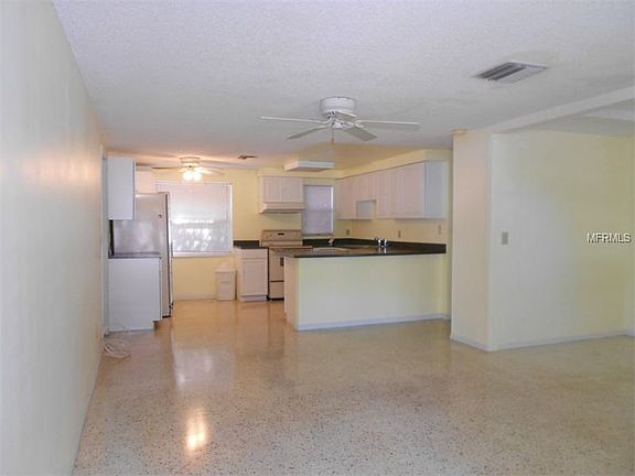 2nd image of 122 Ramona Cir