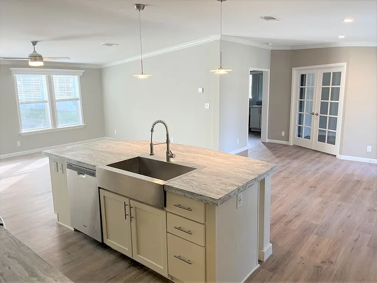 1077 Cloverleaf Cir #1077 — Photo 16