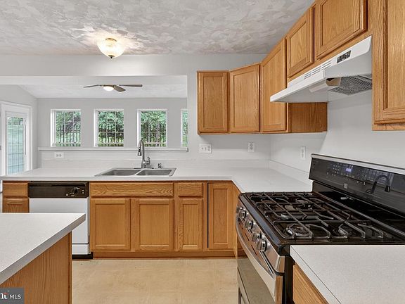 5th image of 8508 Hillview Rd