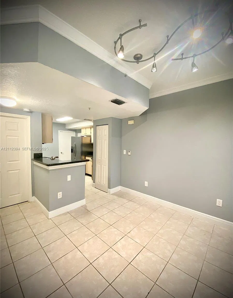 Villas De Tuscany Condo — Photo 1