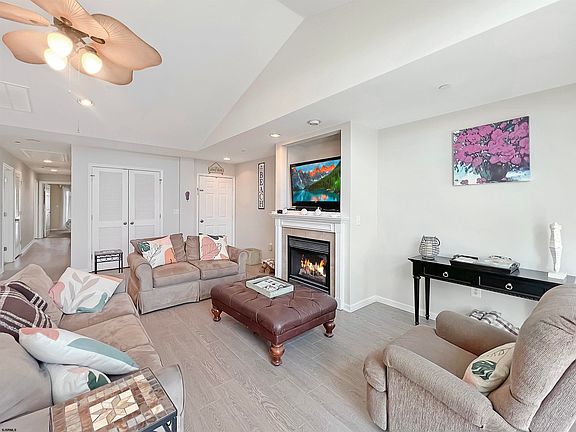 4th image of 1340 Asbury Ave #Unit D