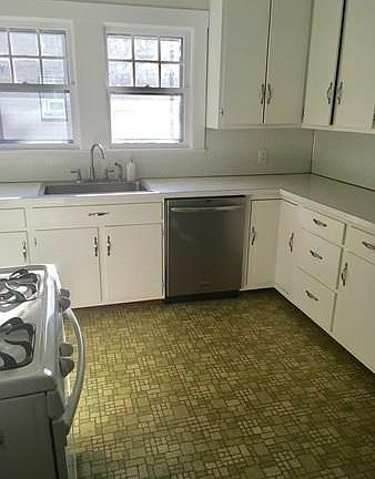 4th image of 91 Franklin Ave Unit L
