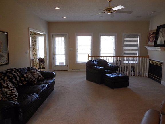 5th image of 358 Saint Johns Cir