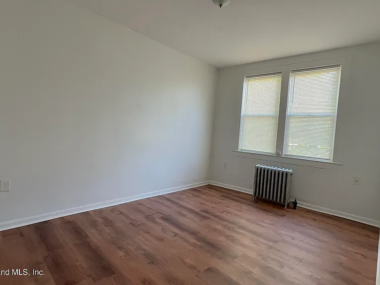 1233 Bay St #1 — Photo 12